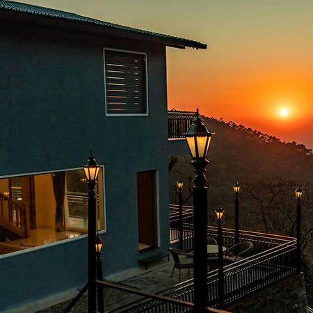 Stayvista At Sunset Springs With Pool & Views Nainital Dış mekan fotoğraf