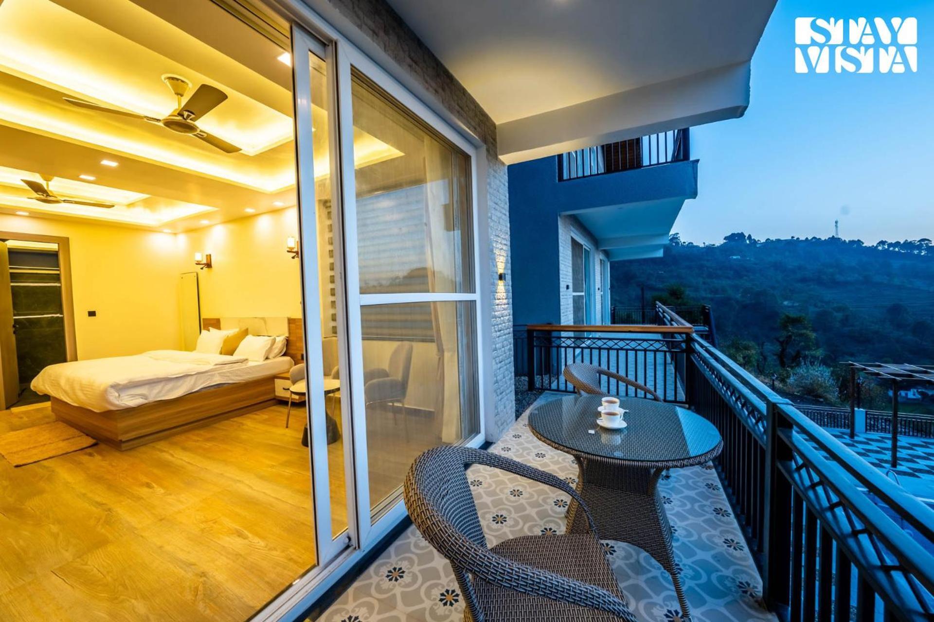 Stayvista At Sunset Springs With Pool & Views Nainital Dış mekan fotoğraf